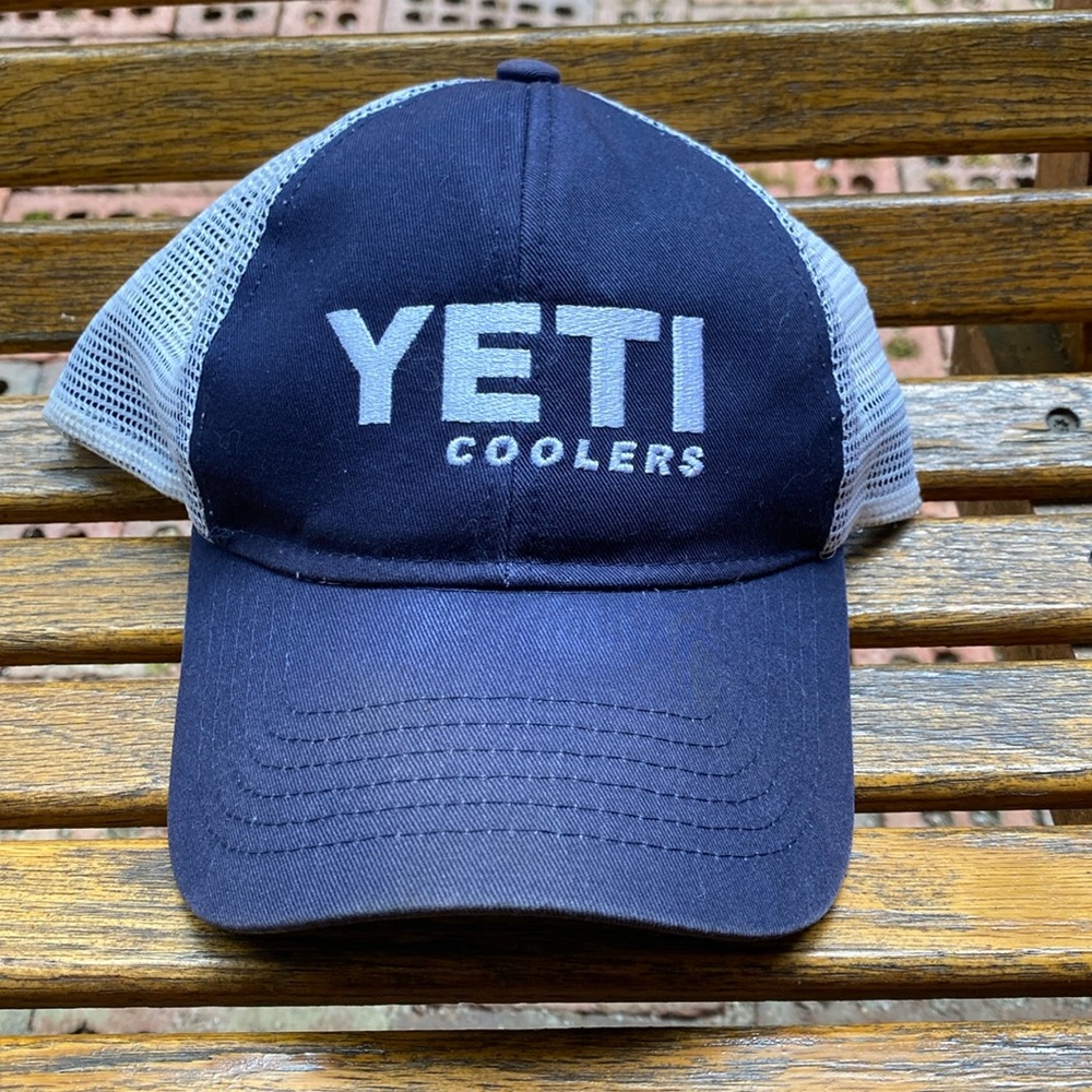 YETI Coolers SnapBack hat 6 panel mesh back adjustable dark blue cap